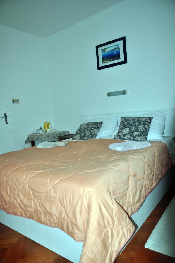 Rose Rooms At Island Of Rab Банёл Экстерьер фото